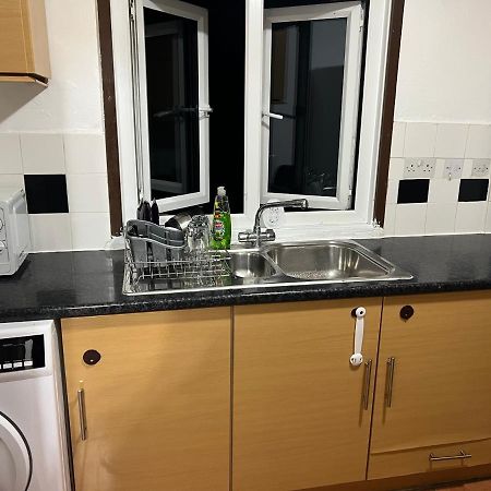 Cosy 2 Bedroom Flat Londra Dış mekan fotoğraf